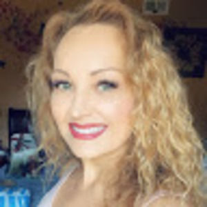 Meet your Posher, Shana